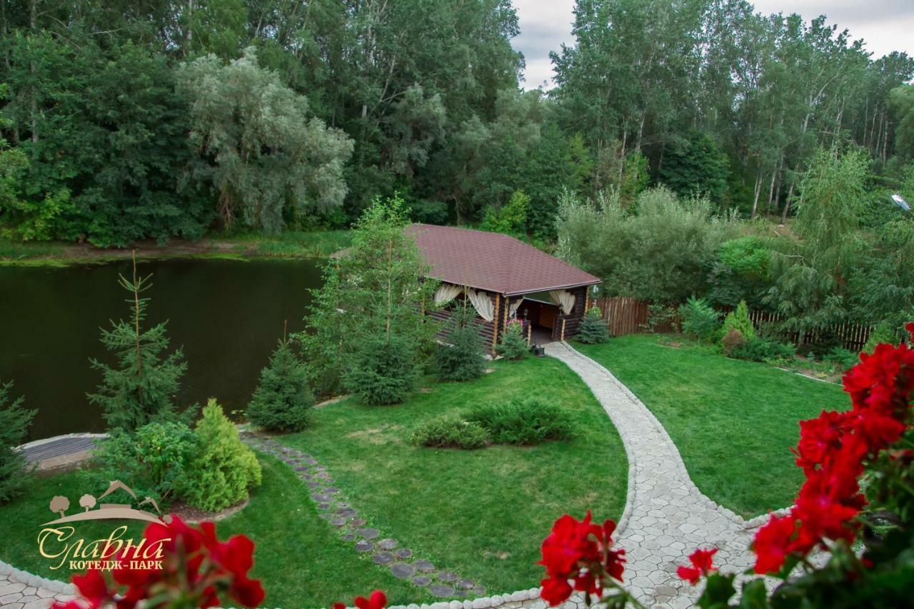 Котедж-Парк Славна Okhtyrka Exterior photo